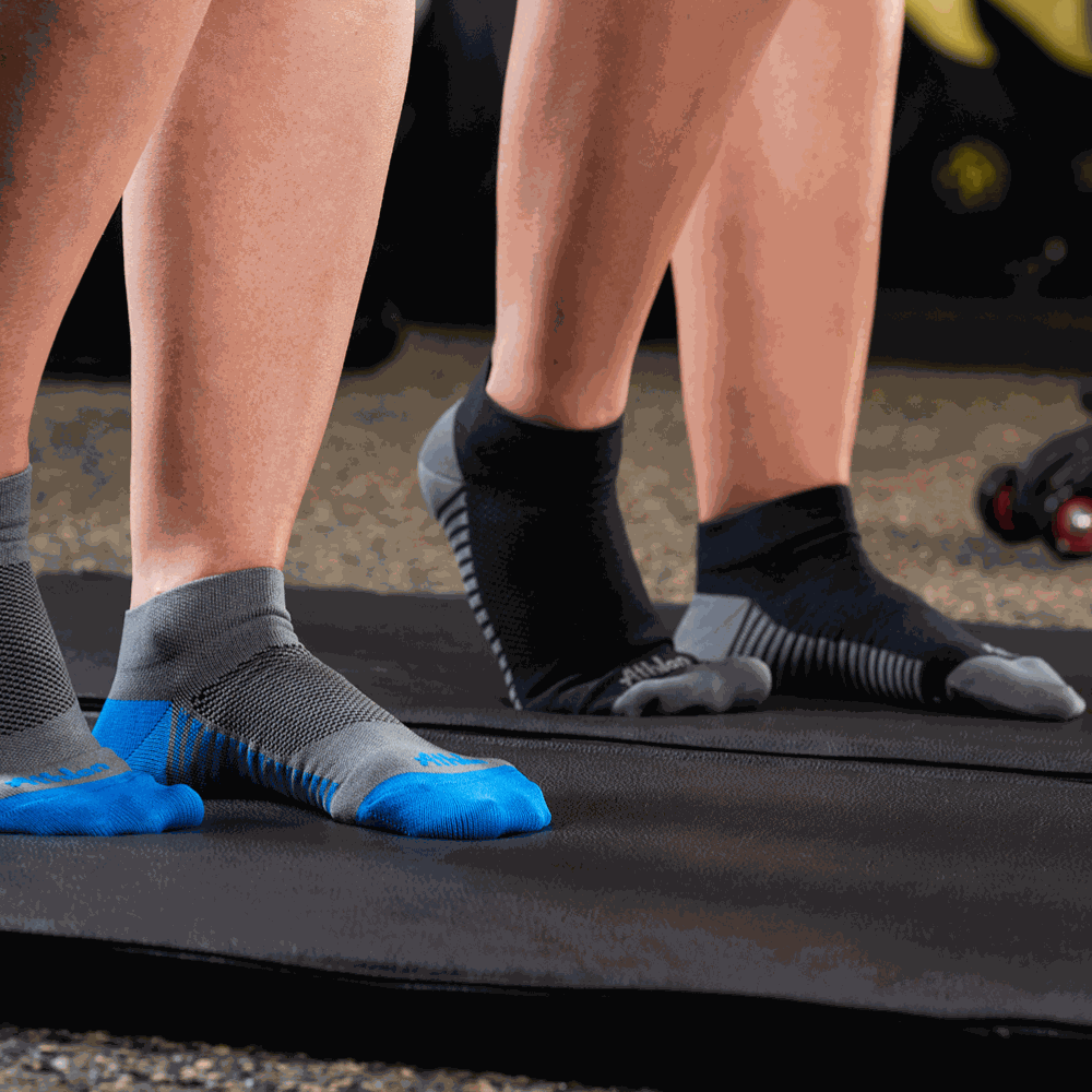 Tobilleras deportivas en colo"Medias Tobilleras de compresión Athlon para soporte y comodidad"r gris con azul y Negro con gris para hombre y mujer
