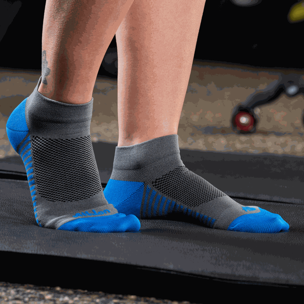 Medias deportivas cort"Medias Tobilleras de compresión Athlon para soporte y comodidad"as para mujer gris y azul